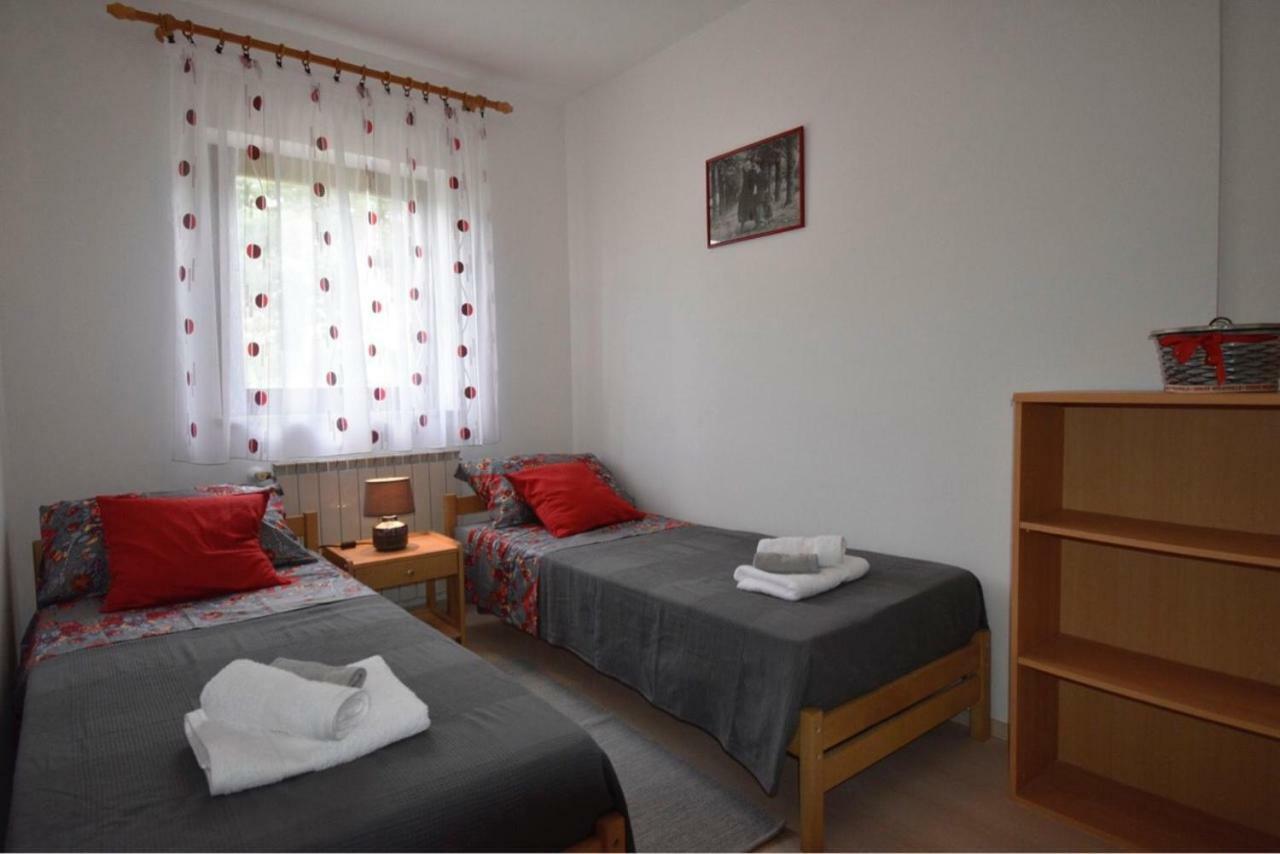 Kuca Legovic Villa Kastelir Bagian luar foto