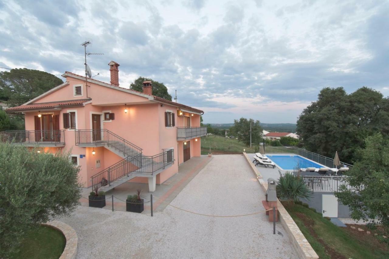 Kuca Legovic Villa Kastelir Bagian luar foto